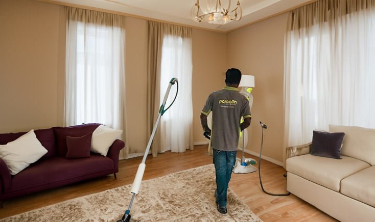 paragon-cleaning-staff-cleaning-a-home