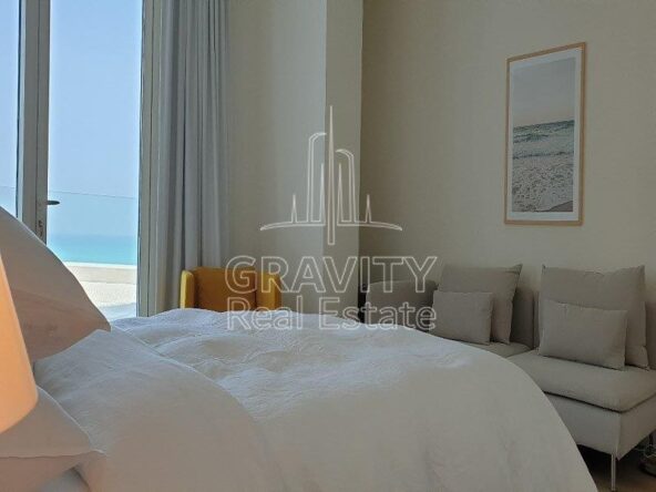 spacious-bedroom-place-with-cozy-bed-with-comfy-sheets-mamsha-al-saadiyat