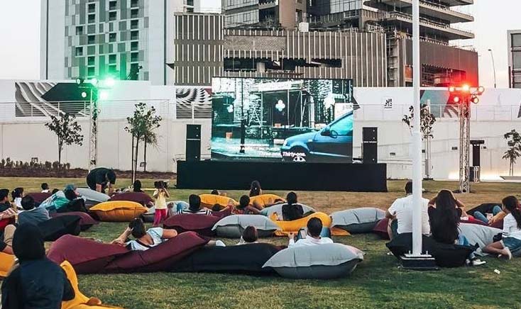 outdoor-film-screening-at-reem-central-park