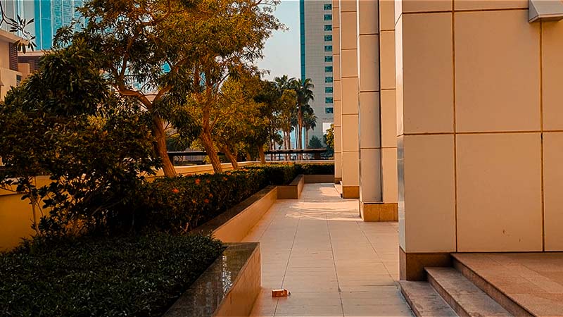 landscaped gardens in marina blue tower al reem island