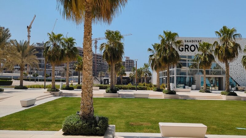 Open green spaces in Saadiyat Grove building