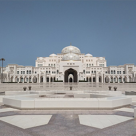 Al Mina Street amenities (3)